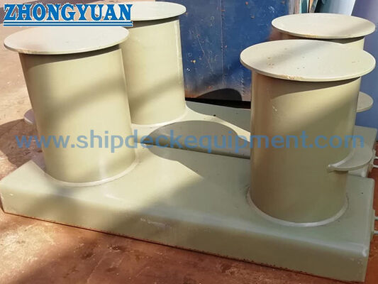 Baja lasBaja lasBollard double bit dengan base plat yang luas.