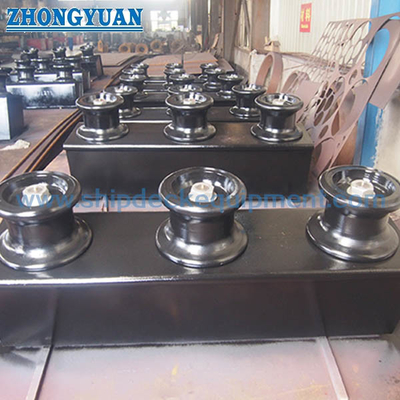 JIS F 2014 Steel Plate Fabrikasi Rollers Open Type 3 Rollers Shipside Fairlead Ship Mooring Equipment